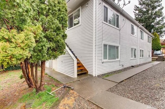 Building Photo - 8430 Delridge Way SW