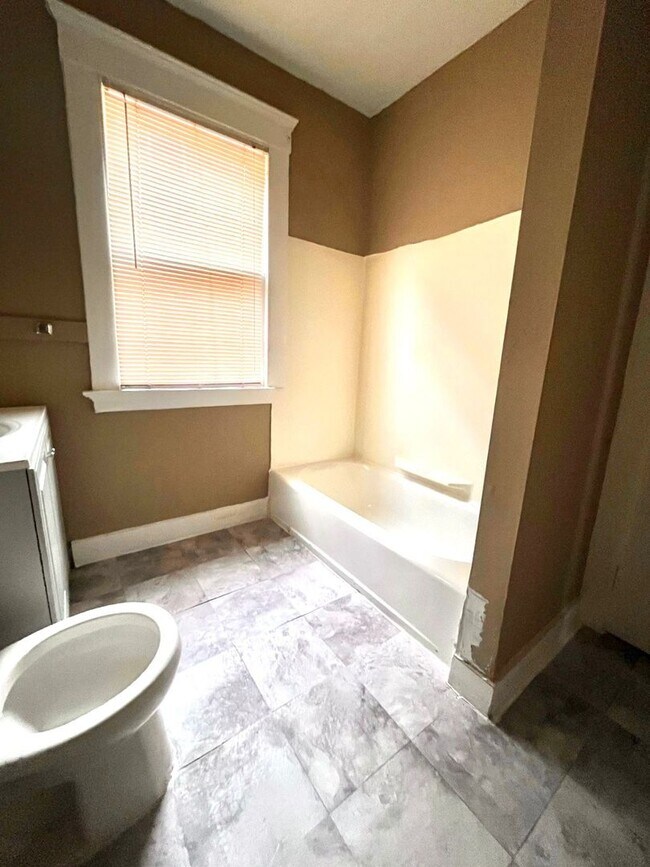 Building Photo - 49-49 Pendleton St