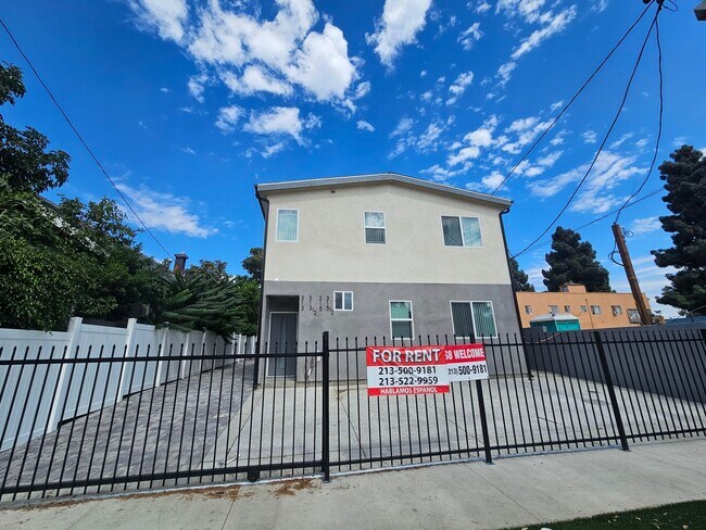 Building Photo - 315 W 56th St