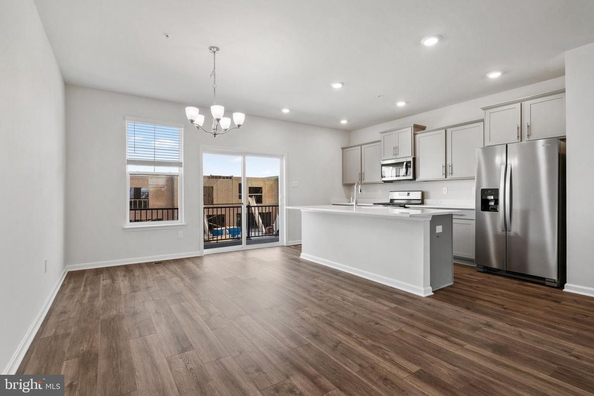 Building Photo - 7446 Fern Gully Way