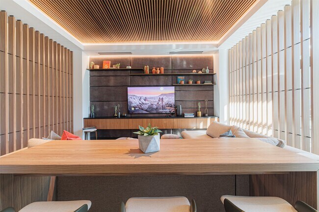 Primary Photo - 10505 Deerwood Rd