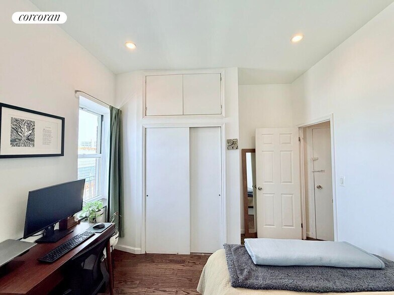 Building Photo - 317 4th Ave