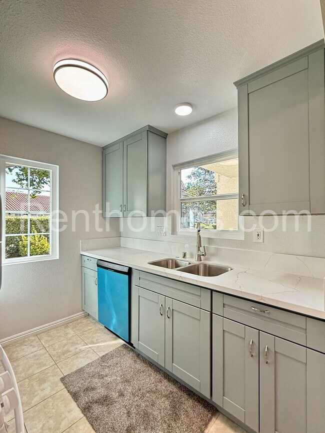 Building Photo - 10750 Aderman Ave