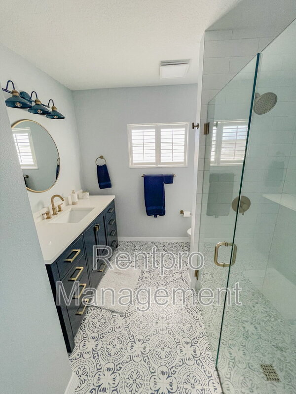 Building Photo - 2137 Date Palm Way