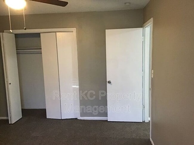 Building Photo - 208 W Meadow St