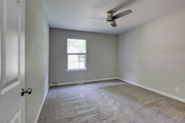 Building Photo - 2104 Pea Ridge Rd