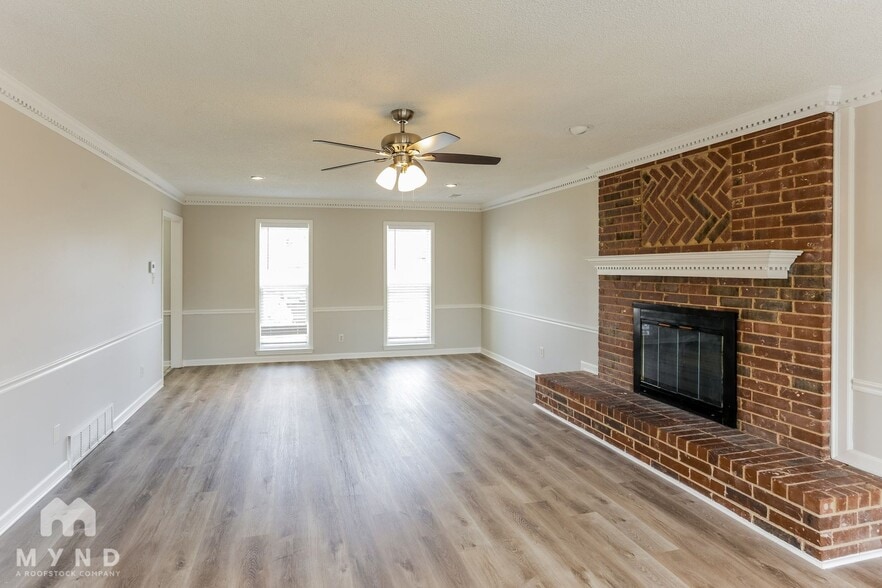 Building Photo - 4429 Richmond Oaks Dr