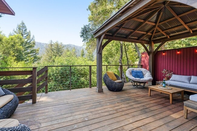 Building Photo - Boulder Creek Sanctuary! 50% off 1st months rent!