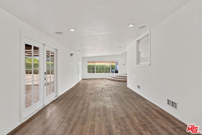 Building Photo - 4818 La Canada Blvd