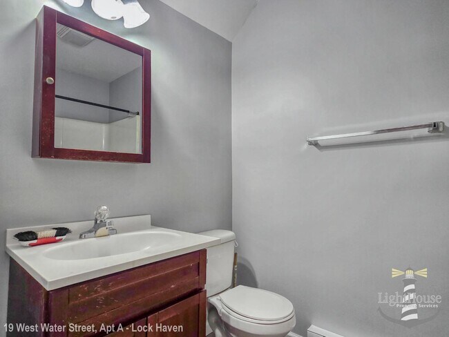 Building Photo - 19 E Water St