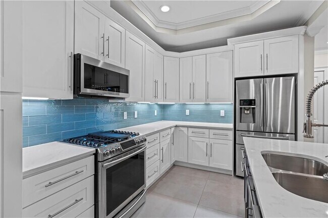Building Photo - 1841 Gainsborough Dr