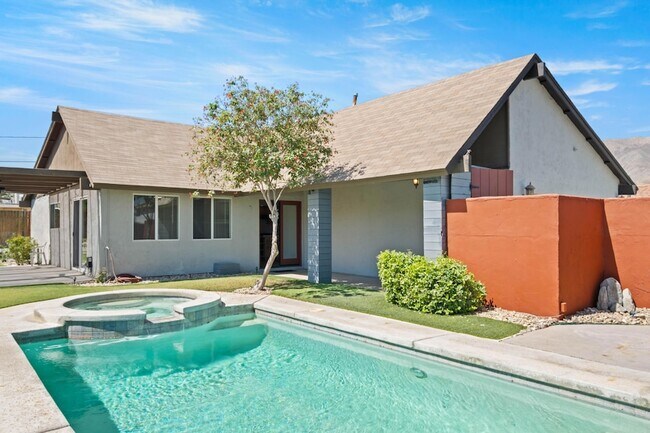 Building Photo - 73425 San Nicholas Ave