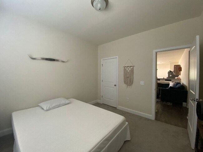 Building Photo - 4bed-2bath Newer built home in Hinesville, GA!