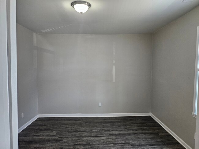 Bedroom1 - 743 N Claybrook St