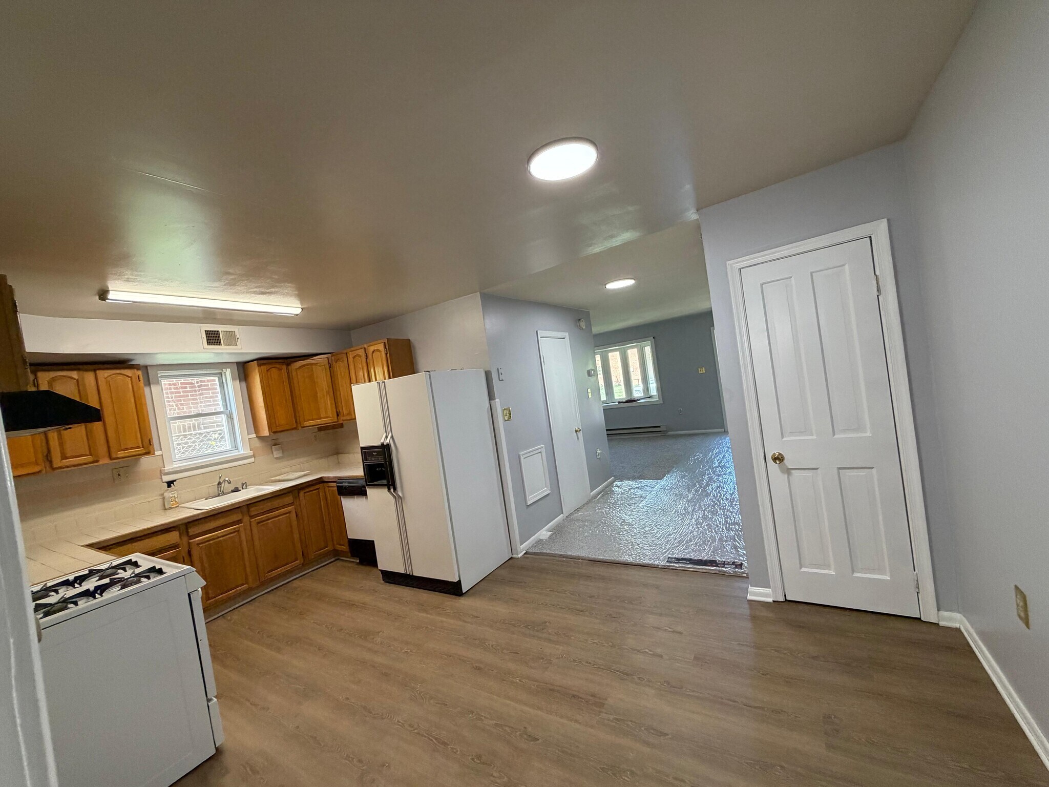 Building Photo - 405 47th St NE