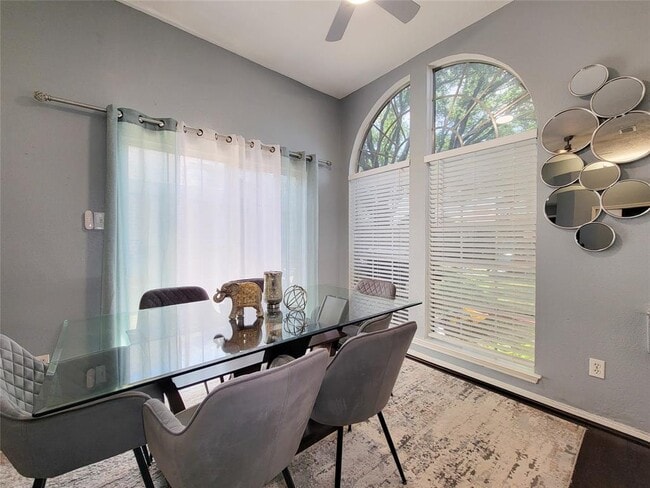 Building Photo - 7122 River Garden Dr
