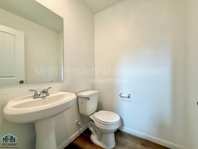 Building Photo - 11151 Hollinger Cir