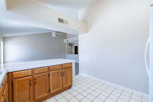 Building Photo - Bright, Spacious & Ready to Welcome You Ho...