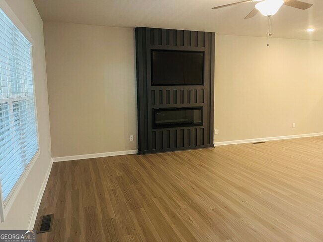 Building Photo - 33 Cobalt Ln