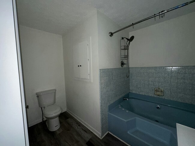 Building Photo - 1439 Wolfe Ln