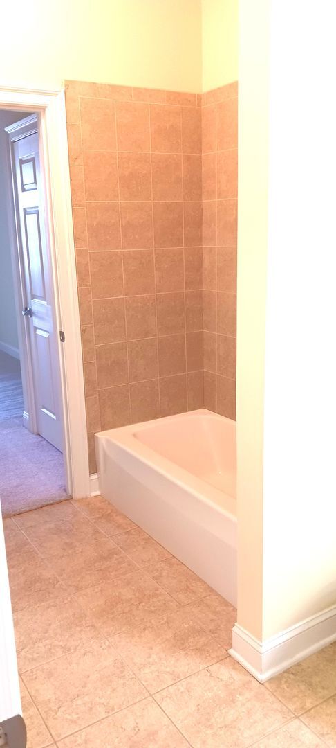 Building Photo - 2 bedroom/2 bathroom- Bennington on the Park