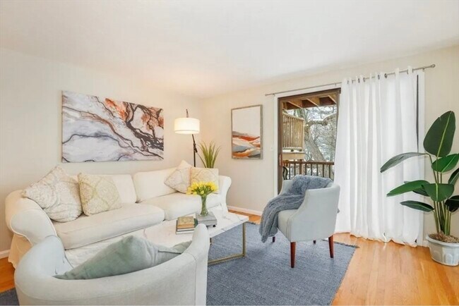 Building Photo - 25 Rockland St