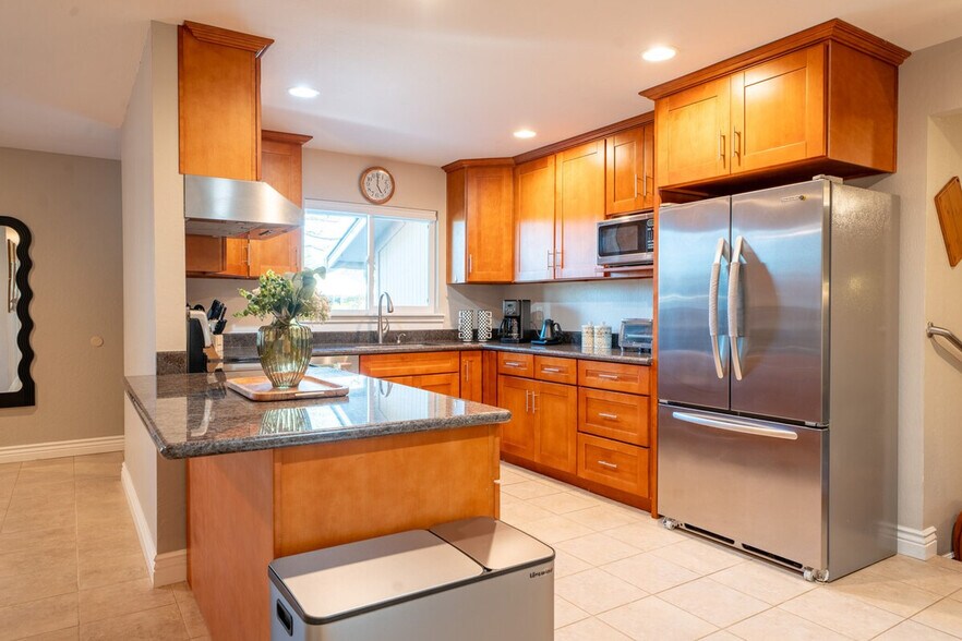 Building Photo - 771 Century Dr