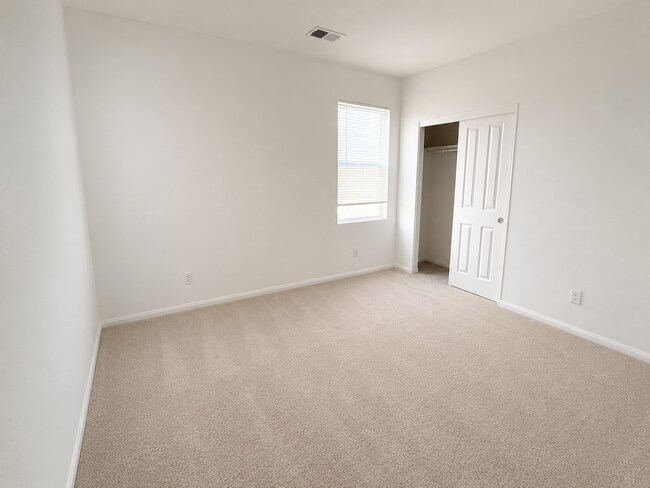 Building Photo - 1062 Sea Glass Wy