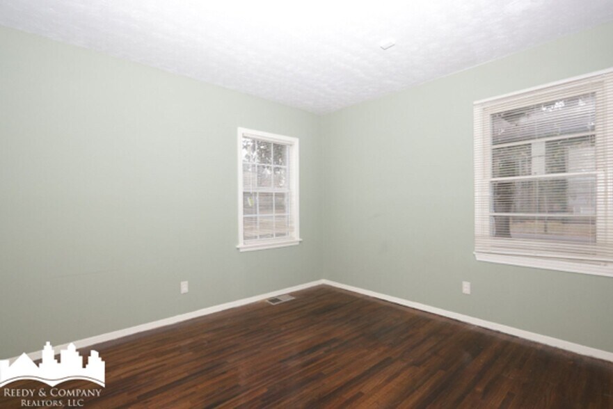 Building Photo - 2474 Corning Ave