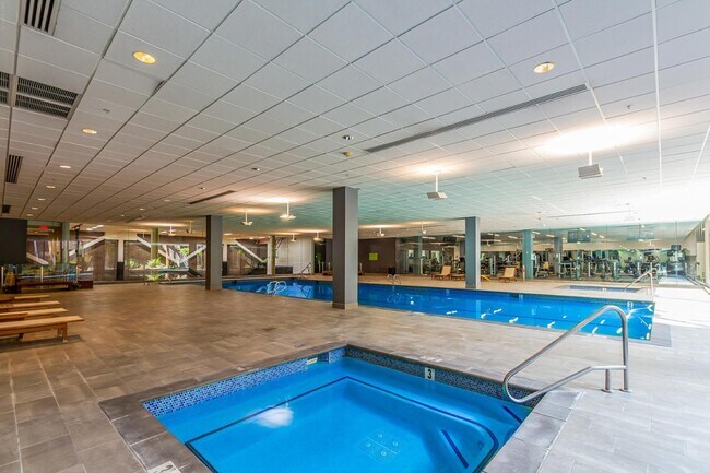 Building Photo - 7151 E Rancho Vista Dr