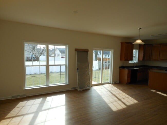 Building Photo - Dont miss out on this great home! Available 12/12/25