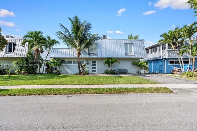 Building Photo - 1370 NE 40th Dr