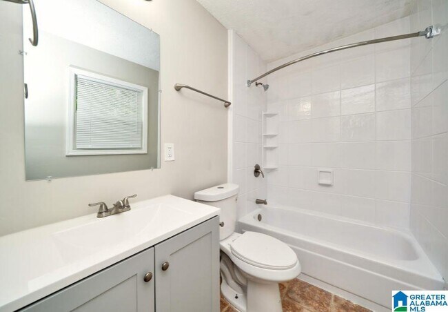 Building Photo - 1578 Cunningham Dr