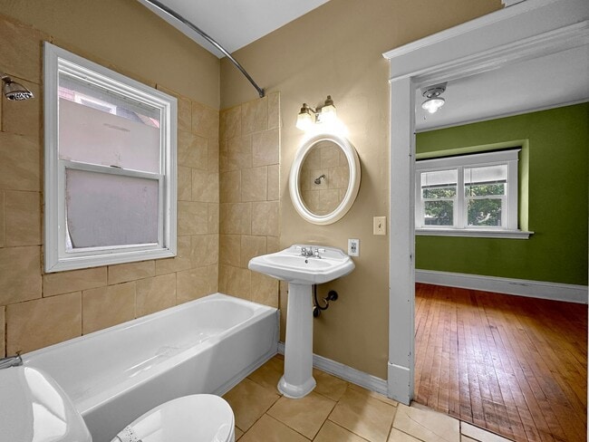 Building Photo - 381 Cleveland Ave N