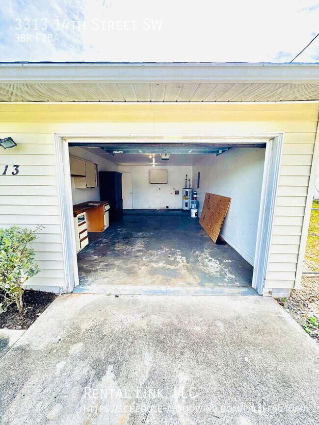 Building Photo - 3313 14th St SW