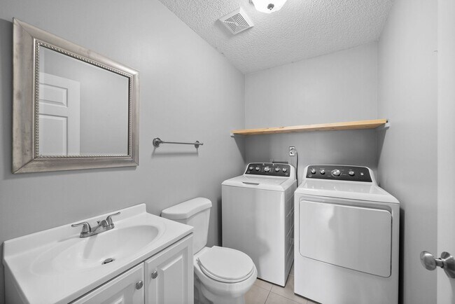 Building Photo - Nice Home on Cul-Du-Sac Large Backyard clo...