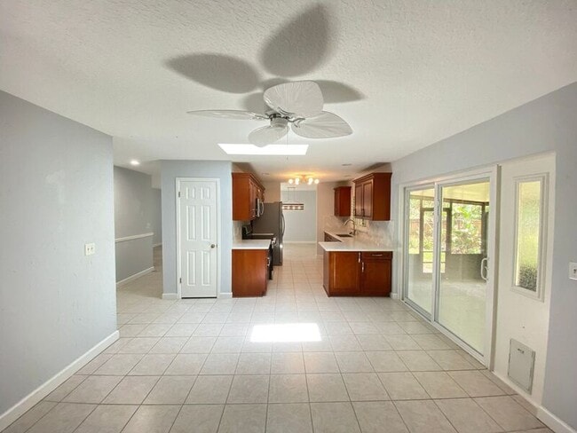 Building Photo - 104 Hatfield Ct
