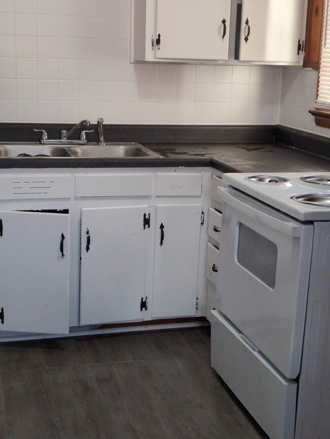 Building Photo - 1206 Wedemeyer Rd