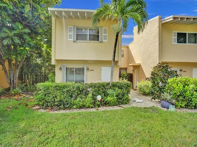 Building Photo - 8841 NE 4th Avenue Rd