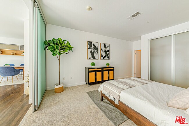 Building Photo - 1234 Wilshire Blvd