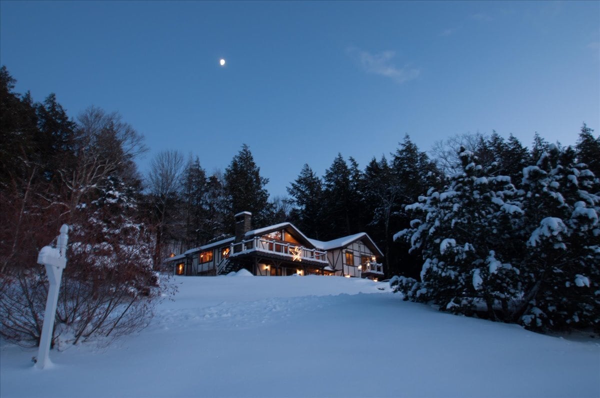 Building Photo - 682 Ski Valley Rd