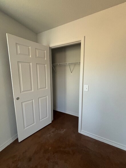 Building Photo - 168 Rustic Ln