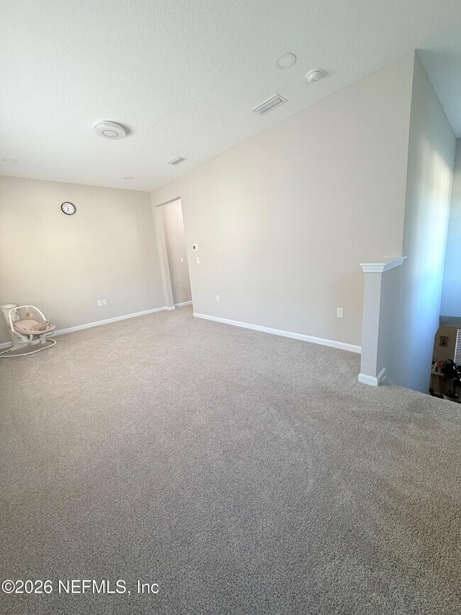 Building Photo - 70 Golden Fern Dr