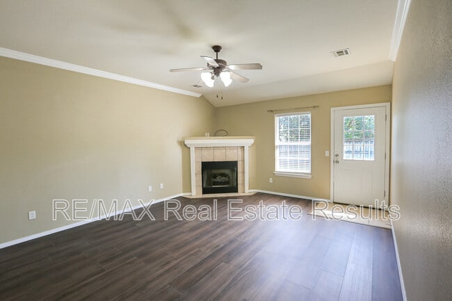 Building Photo - 1071 Evergreen St