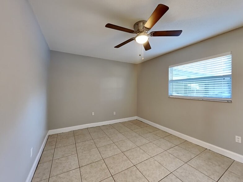 Building Photo - 2605 E Pine St