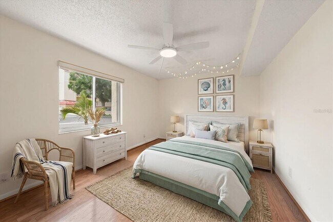 Building Photo - 5532 Del Sol Blvd