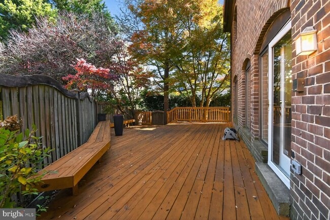 Building Photo - 3227 Ellicott St NW