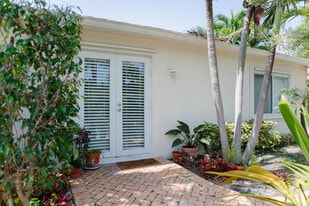 Building Photo - 247 Malverne Rd