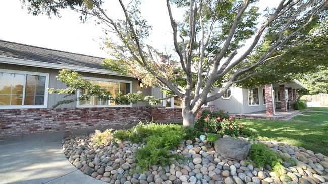 Building Photo - 14690 Wyrick Ave