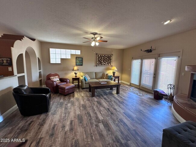 Building Photo - 11011 N Zephyr Dr